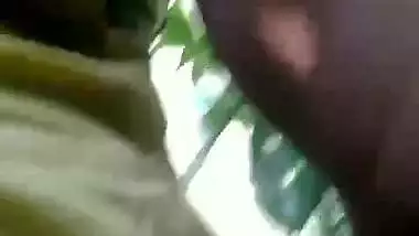 South Indian couple’s outdoor sex MMS from the bush