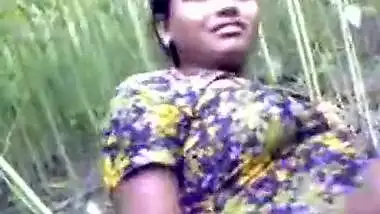 Desi farmer enjoy hardcore fucking with girl in forest