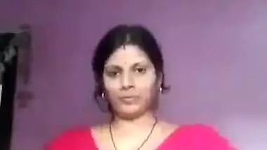 Kolhapur lady records her Indian nude MMS for her lover