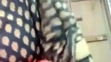 Bengali Desi XXX wife shows her nude body after bathing on video call