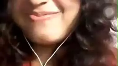 Cute expression bhabhi shows boobs and pussy on video call