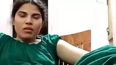 Best video call sex chat of hot figure showing pussy