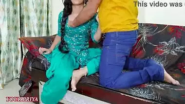 Chachi bhatija XXX sex videos | Bhatija tried to flirt with aunty mistakenly chacha were at home | full HD hindi sex video with hindi audio