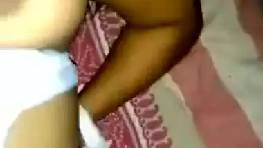 Guy tempts a chubby girl and fucks her in a Bangla sex video
