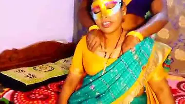 Indian lesbian. Beautiful sarees aunty and daughter in law hot lesbian romance Telugu dirty talks.