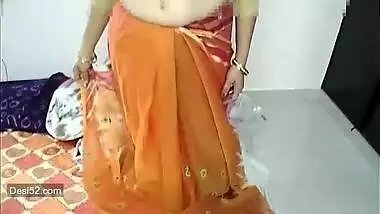 [ Indian porn XXX ] Desi real sexy bhabi aunty show her boobs and pussy